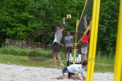 BVV Beach Masters (Kat 2) Ingolstadt - Kim Huber Beach4U - Janek Etzold TSV Zirndorf - Spielpartner von Kim Huber am Netz mit Ball - Foto: Jürgen Meyer