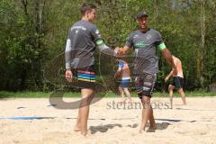 BVV Beach Masters (Kat.2) Ingolstadt Männer -  - Saison 2022/2023 - Jastrow Lauritz (Nr.2 - Beach4u) links - Kim  Huber (Nr.1 - Beach4u) rechts abklatschen - Foto: Meyer Jürgen