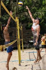 Beachvolleyball Turnier - BVV Beach Cup Ingolstadt - Kim Huber (rotes Trikot) Ingolstadt und Andrej German (weisses Trikot) Niederviehbach