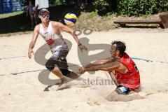 Beachvolleyball Turnier - BVV Beach Cup Ingolstadt - Kim Huber (rotes Trikot) Ingolstadt und Andrej German (weisses Trikot) Niederviehbach