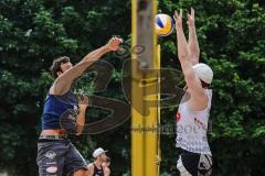 Beachvolleyball Turnier - BVV Beach Cup Ingolstadt - Kim Huber (blaues Trikot) Ingolstadt und Tobias Besenböck  (schwarzes Trikot) ASV Dachau