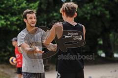 Beachvolleyball Turnier - BVV Beach Cup Ingolstadt - Kim Huber (graues Trikot) Ingolstadt und Tobias Besenböck  (schwarzes Trikot) ASV Dachau, Jubel