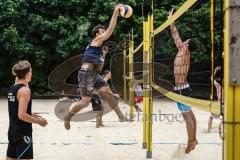 Beachvolleyball Turnier - BVV Beach Cup Ingolstadt - Kim Huber (blaues Trikot) Ingolstadt und Tobias Besenböck (schwarzes Trikot) ASV Dachau