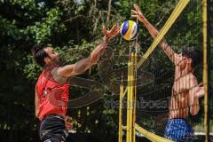 Beachvolleyball Turnier - BVV Beach Cup Ingolstadt - Kim Huber (rotes Trikot) Ingolstadt und Andrej German (weisses Trikot) Niederviehbach