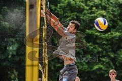 Beachvolleyball Turnier - BVV Beach Cup Ingolstadt - Kim Huber (graues Trikot) Ingolstadt und Tobias Besenböck  (schwarzes Trikot) ASV Dachau