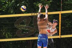 Beachvolleyball Turnier - BVV Beach Cup Ingolstadt - Kim Huber (rotes Trikot) Ingolstadt und Andrej German (weisses Trikot) Niederviehbach