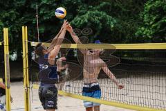 Beachvolleyball Turnier - BVV Beach Cup Ingolstadt - Kim Huber (blaues Trikot) Ingolstadt links