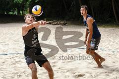 Beachvolleyball Turnier - BVV Beach Cup Ingolstadt - Kim Huber (blaues Trikot) Ingolstadt und Tobias Besenböck  (schwarzes Trikot) ASV Dachau