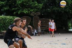 Beachvolleyball Turnier - BVV Beach Cup Ingolstadt - Kim Huber (blaues Trikot) Ingolstadt und Tobias Besenböck  (schwarzes Trikot) ASV Dachau