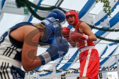 Boxen - Amateure - Vergleichskampf - BC Ingolstadt - 1860 München - Frauen Weltergewicht - Alexandra Stern (rot 1860) gegen Miriam Rautenberg (blau BCI) - Sieg nach Punkten Stern