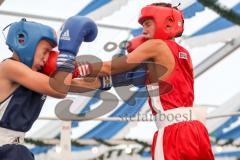 Boxen - Amateure - Vergleichskampf - BC Ingolstadt - 1860 München - Einlagekampf Schüler Papier - blau Jakob Suppus (BCI) und rot Daniel Reinhardt (BCI), Kampf ohne Wertung unentschieden