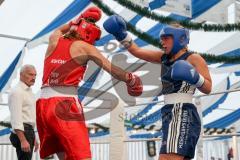 Boxen - Amateure - Vergleichskampf - BC Ingolstadt - 1860 München - Frauen Weltergewicht - Alexandra Stern (rot 1860) gegen Miriam Rautenberg (blau BCI) - Sieg nach Punkten Stern