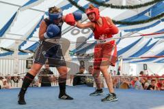 Boxen - Amateure - Vergleichskampf - BC Ingolstadt - 1860 München - Frauen Weltergewicht - Alexandra Stern (rot 1860) gegen Miriam Rautenberg (blau BCI) - Sieg nach Punkten Stern