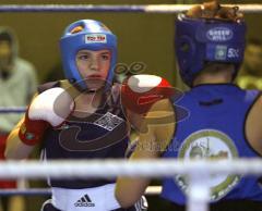 Nachwuchsveranstaltung Box-Club-Ingolstadt - Der 11-jährige Nachwuchsboxer Egor Graf vom BC Ingolstadt in seinem 2.Kampf gegen den erfahrenen Anton Windermut vom ASV Hepping