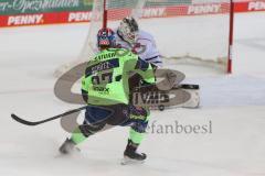 DEL - Eishockey - Saison 2020/21 - ERC Ingolstadt - Nürnberg Ice Tigers - Simon Schütz (#97 ERCI) - Ilya Sharipov Torwart (43 Nürnberg) - Foto: Jürgen Meyer