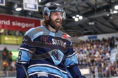 DEL; Playoffs; ERC Ingolstadt - DEG Düsseldorf; Sieg Jubel Freude Halbfinale erreicht, Fan Fankurve Banner Fahnen Spruchband Spieler bedanken sich bei den Fans, Wojciech Stachowiak (19 - ERC)