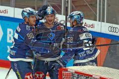 Penny DEL - Eishockey - Saison 2021/22 - ERC Ingolstadt - Eisbären Berlin - Der 2:4 Anschlusstreffer durch Koch Davis (#58 ERCI) - Jerome Flaake (#90 ERCI) - Samuel Soramies (#28 ERCI) -  jubel - Foto: Jürgen Meyer