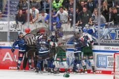 Penny DEL - Eishockey - Saison 2021/22 - ERC Ingolstadt - Augsburger Panther - Der 4:1 Führungstreffer durch Wayne Simpson (#21 ERCI) - jubel - Markus Keller Torwart (#35 Augsburg) - #ab77# - Mathew Bodie (#22 ERCI) - Foto: Stefan Bösl