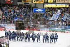 Penny DEL - Eishockey - Saison 2021/22 - ERC Ingolstadt - Augsburger Panther - Die Spieler bedanken sich bei den Fans - jubel -  Foto: Stefan Bösl