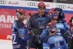 DEL - Eishockey - Saison 2020/21 - ERC Ingolstadt - EHC Red Bull München - Der 1:3 Anschlusstreffer durch Louis-Marc Aubry (#11 ERCI) - jubel - Mathew Bodie (#22 ERCI) - Morgan Ellis (#4 ERCI) - Foto: Jürgen Meyer
