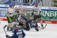 Penny DEL - Eishockey - Saison 2021/22 - ERC Ingolstadt - Augsburger Panther -  Henry Haase (#4 Augsburg) - Chris Bourque (#77 ERCI) wird zu Fall gebracht - Markus Keller Torwart (#35 Augsburg) - Foto: Stefan Bösl