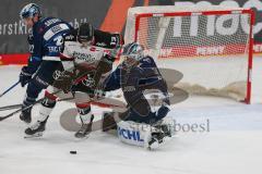 Penny DEL - Eishockey - Saison 2021/22 - ERC Ingolstadt - Kölner Haie - Karri Rämö Torwart (#31 ERCI) - Lucas Dumont (#13 Köln) - Mathew Bodie (#22 ERCI) -  Foto: Stefan Bösl