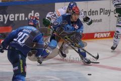 DEL - Eishockey - Saison 2020/21 - ERC Ingolstadt - Augsburger Panther - Petrus Palmu (#52 ERCI) - Steffen Tölzer (#13 Augsburg) - Foto: Jürgen Meyer