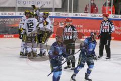 DEL - Eishockey - Saison 2020/21 - ERC Ingolstadt - Krefeld Pinguine - Der 2:2 Anschlusstreffer durch Lucas Lessio (#6 Krefeld) - jubel  - Foto: Jürgen Meyer