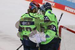 DEL - Eishockey - Saison 2020/21 - ERC Ingolstadt - Nürnberg Ice Tigers - Mirko Höfflin (#10 ERCI) Michael Garteig Torwart (#34 ERCI) zum Shut Out - Foto: Jürgen Meyer