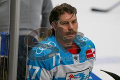 Penny DEL - Eishockey - Saison 2021/22 - ERC Ingolstadt - Krefeld Pinguine - Chris Bourque (#77 ERCI) nach dem  warm machen - Foto: Jürgen Meyer