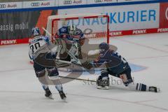 DEL - Vorbereitungsspiel - Saison 2021/22 - ERC Ingolstadt - Rytiri Kladno - Emil Quaas (#20 ERCI) - Bow Landon Torwart (#29 Rytiri Kladno) - Foto: Meyer Jürgen