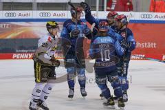 DEL - Eishockey - Saison 2020/21 - ERC Ingolstadt - Krefeld Pinguine - Der 1:0 Führungstreffer durch Frederik Storm (#9 ERCI) - #jubel - Mirko Höfflin (#10 ERCI) - Foto: Jürgen Meyer