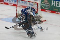 DEL - Vorbereitungsspiel - Saison 2021/22 - ERC Ingolstadt - Rytiri Kladno - Bow Landon Torwart (#29 Rytiri Kladno) - Louis-Marc Aubry (#11 ERCI) - Foto: Jürgen Meyer