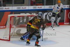 Penny DEL - Eishockey - Saison 2021/22 - ERC Ingolstadt - Fishtown Pinguin Bremerhaven -  Mathew Bodie (#22 ERCI) - Kevin Reich Torwart (#35 ERCI) - Z.Jeglic #13 Bremerhaven - Foto: Jürgen Meyer