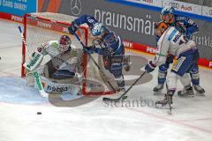 Penny DEL - Eishockey - Saison 2021/22 - ERC Ingolstadt - Eisbären Berlin -  Torwart Tobias Ancicka (Nr.45 - Eisbären Berlin) - Wojciech Stachowiak (#19 ERCI) mit einer Flugeinlage - - Foto: Jürgen Meyer