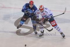 DEL - Eishockey - Saison 2020/21 - ERC Ingolstadt - Schwenninger Wild Wings - Hans Detsch (#89 ERCI) - David Cerny (#26 Schwenningen) - Foto: Jürgen Meyer