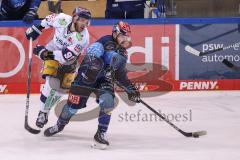 DEL - ERC Ingolstadt - Eisbären Berlin - Playoffs HF - Ryan Kuffner (12 - ERC) Matt White (Nr.97 - Eisbären Berlin)