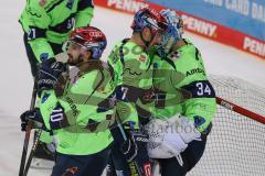 DEL - Eishockey - Saison 2020/21 - ERC Ingolstadt - Nürnberg Ice Tigers - Colton Jobke (#7 ERCI) Michael Garteig Torwart (#34 ERCI) zum Shut Out - Foto: Jürgen Meyer