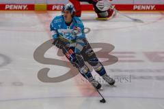 Penny DEL - Eishockey - Saison 2021/22 - ERC Ingolstadt - Fischtown Pinguins Bremerhaven -  Louis-Marc Aubry (#11 ERCI) beim warm machen - Foto: Jürgen Meyer