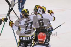 DEL - Eishockey - Saison 2020/21 - ERC Ingolstadt - Krefeld Pinguine - Der 1:1 Ausgleichstreffer durch Ivan Petrakov (#13 Krefeld) - jubel - Lucas Lessio (#6 Krefeld) - Foto: Jürgen Meyer