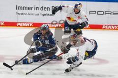 Penny DEL - Eishockey - Saison 2021/22 - ERC Ingolstadt - EHC Red Bull München -  Jerome Flaake (#90 ERCI) - Maximilian Daubner (#70 München) - Foto: Jürgen Meyer
