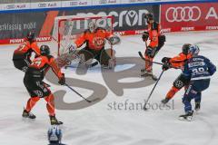 Penny DEL - Eishockey - Saison 2021/22 - ERC Ingolstadt - Grizzlys Wolfsburg -  Dustin Strahlmeier Torwart (#1 Wolfsburg) - Samuel Soramies (#28 ERCI) - Gerrit Fauser (#23 Wolfsburg) - Foto: Jürgen Meyer