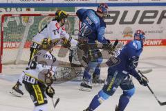 DEL - Eishockey - Saison 2020/21 - ERC Ingolstadt - Krefeld Pinguine - Nikita Quapp Torwart (#3 Krefeld) - Wayne Simpson (#21 ERCI) - Tom-Eric Bappert (77 Krefeld) - Foto: Jürgen Meyer