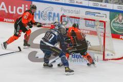 Penny DEL - Eishockey - Saison 2021/22 - ERC Ingolstadt - Grizzlys Wolfsburg -  Karri Rämö Torwart (#31 ERCI) - Chris DeSousa (#82 Wolfsburg) - Trevor Mingoia (#11 Wolfsburg) - Emil Quaas (#20 ERCI) - Jerome Flaake (#90 ERCI) - Foto: Jürgen Meyer