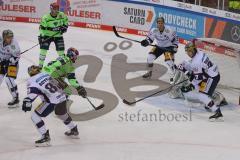 DEL - Eishockey - Saison 2020/21 - ERC Ingolstadt - Eisbären Berlin - Morgan Ellis (#4 ERCI) - Frank Hördler (#7 Berlin) - Mathias Niederberger Torwart (#35 Berlin) - Foto: Jürgen Meyer