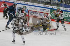 Penny DEL - Eishockey - Saison 2021/22 - ERC Ingolstadt - Krefeld Pinguine - Der 2:0 Führungstreffer durch Wayne Simpson (#21 ERCI) - Nikita Quapp Torwart (#31 Krefeld) - Philipp Mass (#83 Krefeld) - Patrik Hersley (#26 Krefeld) -  jubel - Foto: Jürgen Me