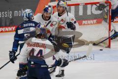 Penny DEL - Eishockey - Saison 2021/22 - ERC Ingolstadt - EHC Red Bull München -  Der 0:1 Führungstreffer durch Zachary Redmond (#44 München) - jubel - Foto: Jürgen Meyer