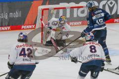 Penny DEL - Eishockey - Saison 2021/22 - ERC Ingolstadt - Red Bull München - Danny aus den Birken Torwart (#33 München) - Mirko Höflin (#10 ERCI) -  Foto: Jürgen Meyer