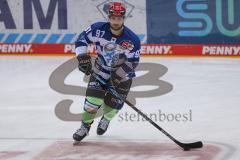 DEL - Eishockey - Saison 2020/21 - ERC Ingolstadt - Eisbären Berlin - Simon Schütz (#97 ERCI) beim warm machen  -Foto: Jürgen Meyer