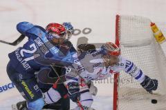 DEL - Eishockey - Saison 2020/21 - ERC Ingolstadt - Schwenninger Wild Wings - Michael Garteig Torwart (#34 ERCI) - Wayne Simpson (#21 ERCI) - Darin Olver (#40 Schwenningen) - Foto: Jürgen Meyer